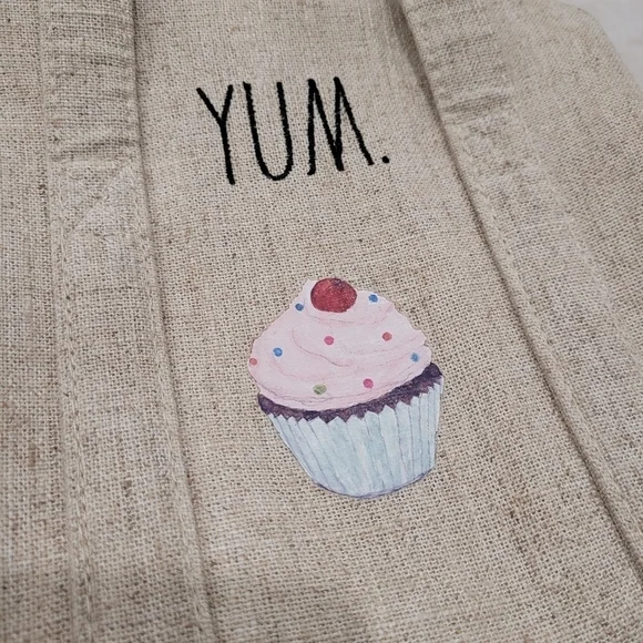 Rae Dunn "YUM" Insulated Lunch Tote Bag in Cream - Picture 7 of 10